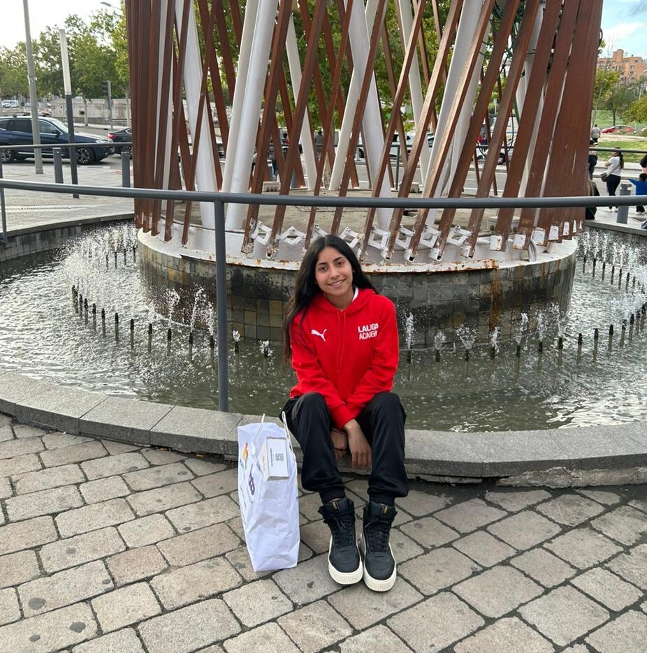 Nueva hazaña: futbolista pelarquina Yocelin Muñoz ganó beca para entrenar y estudiar en España