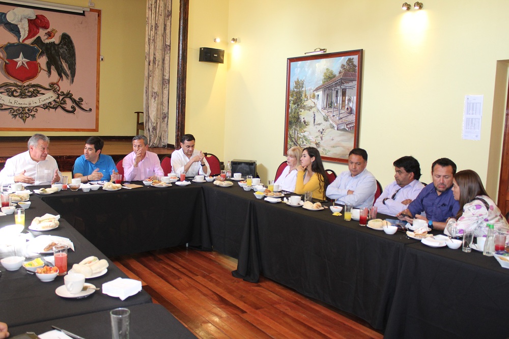 Alcaldes del Maule acuerdan realizar Consulta Ciudadana el 7 de diciembre