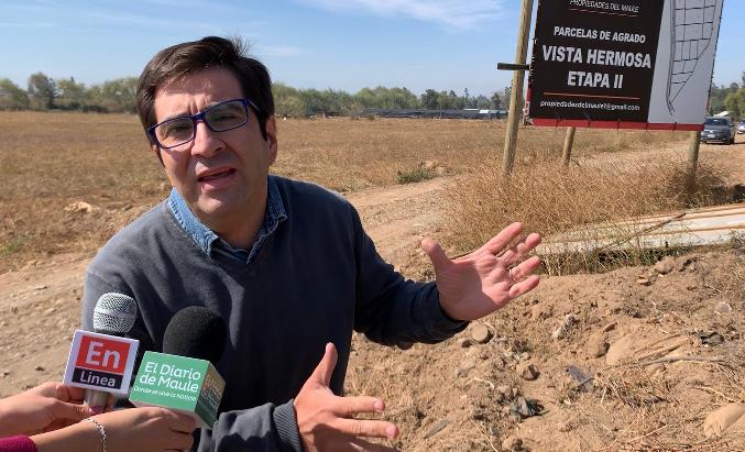 Alcalde de Pelarco alza la voz por loteos y parcelas: “Nuestra agricultura está muriendo”
