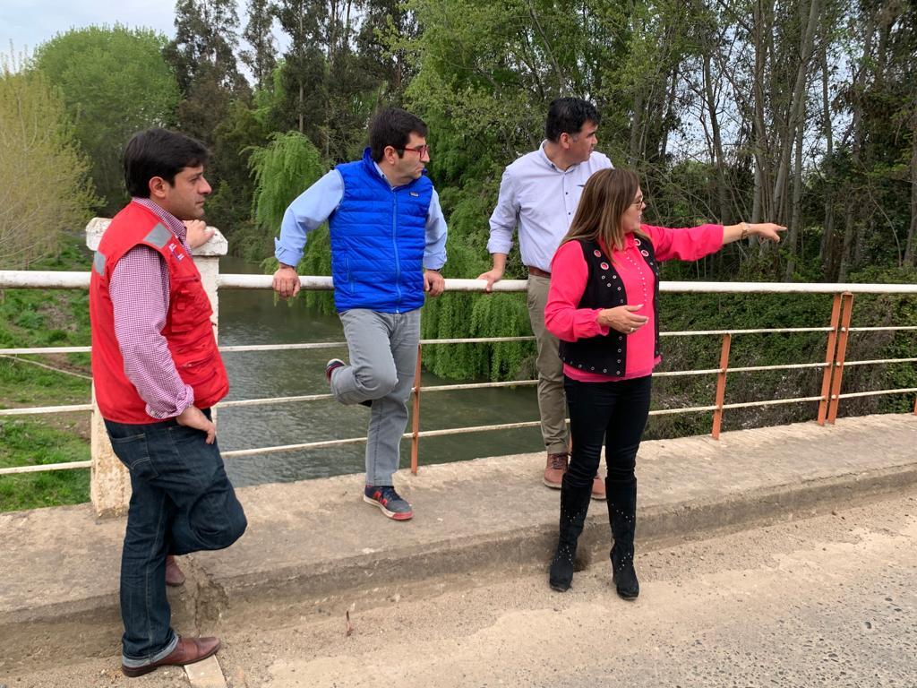 Con visita del MOP autoridades buscan mejorar puente entre Pelarco y San Rafael
